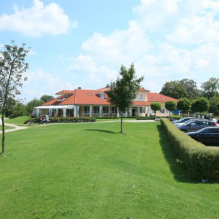 Hotel Preishof Kirchham Exteriör bild