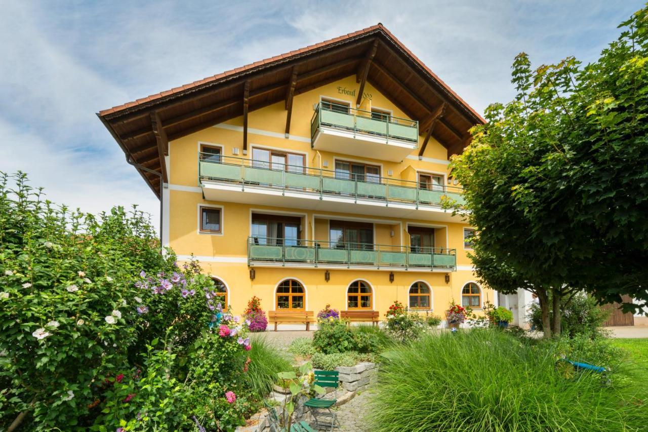 Hotel Preishof Kirchham Exteriör bild