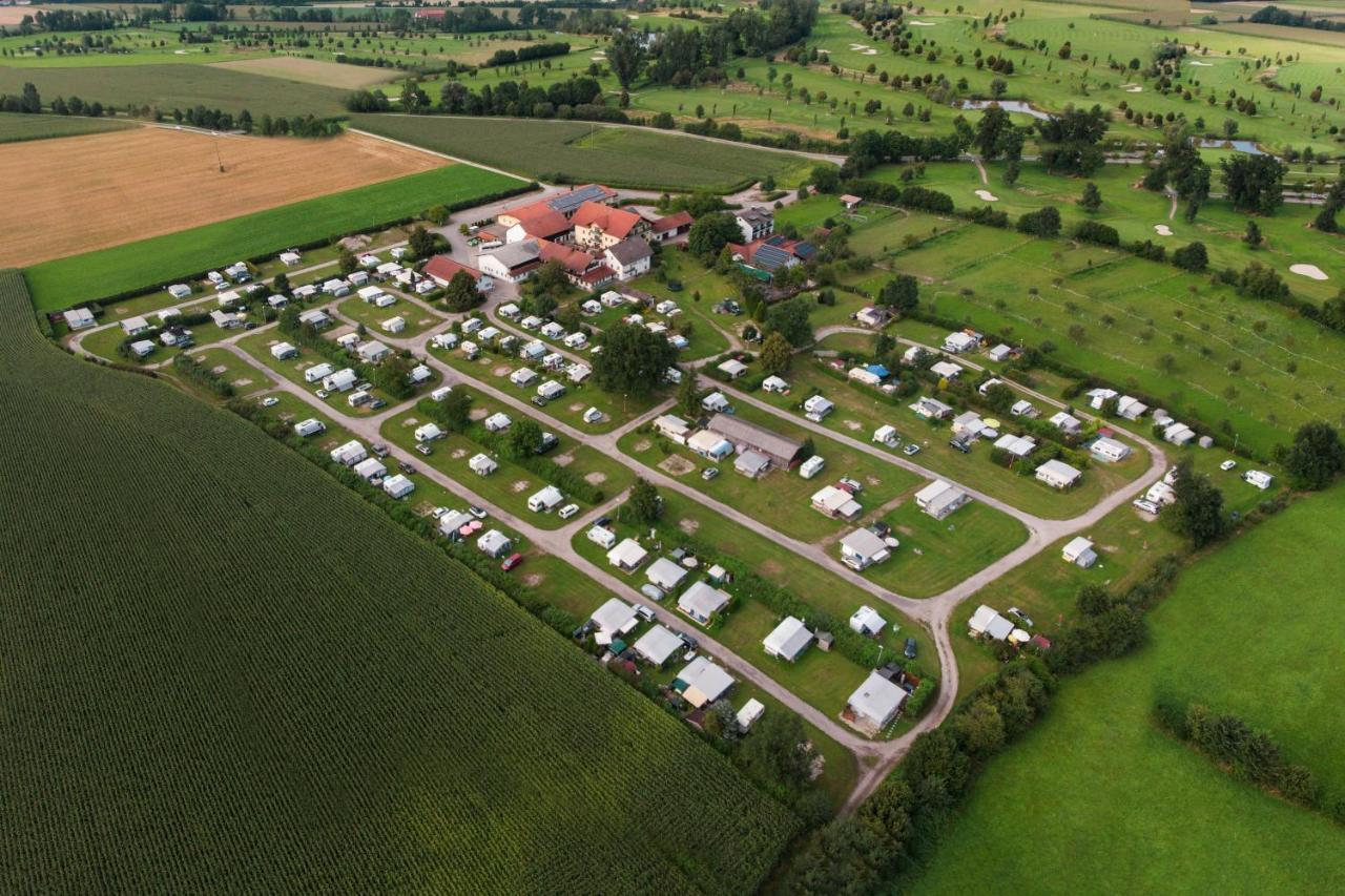 Hotel Preishof Kirchham Exteriör bild