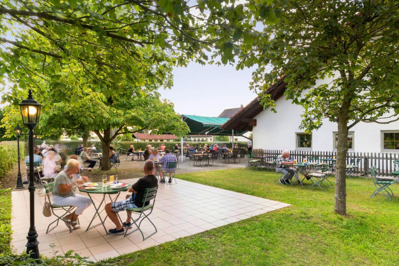 Hotel Preishof Kirchham Exteriör bild